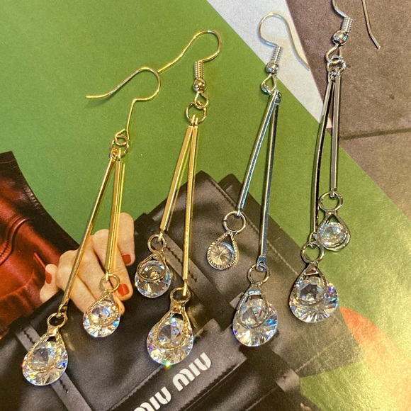Beautiful Crystals Earrings - Picture 3 of 4